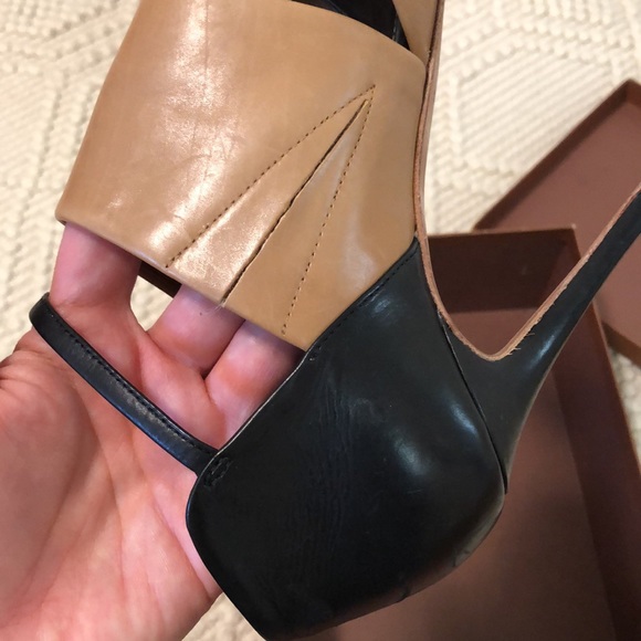 Coach “Heart” leather heels size 8 natural/black - Picture 11 of 15